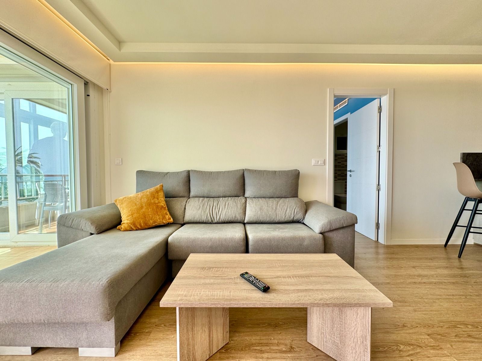 ¡Apartamentos en Altea, 1 línea!