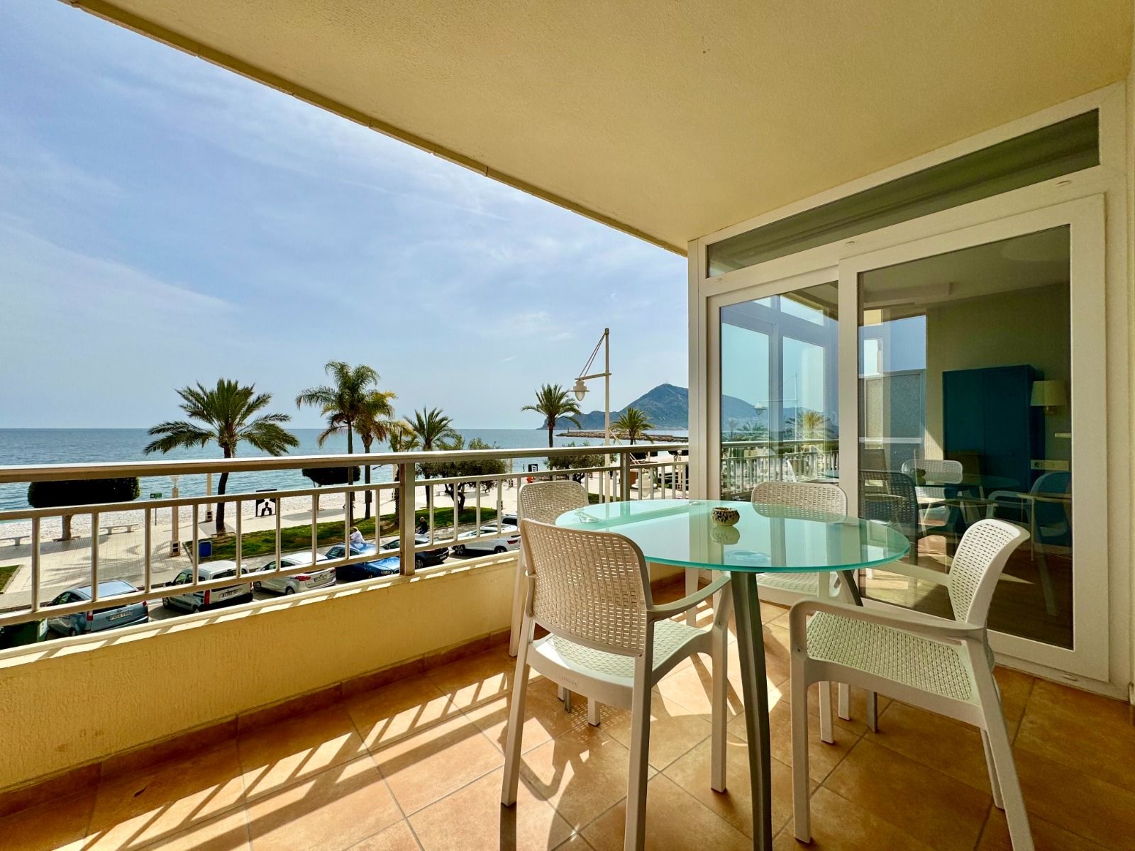 ¡Apartamentos en Altea, 1 línea!