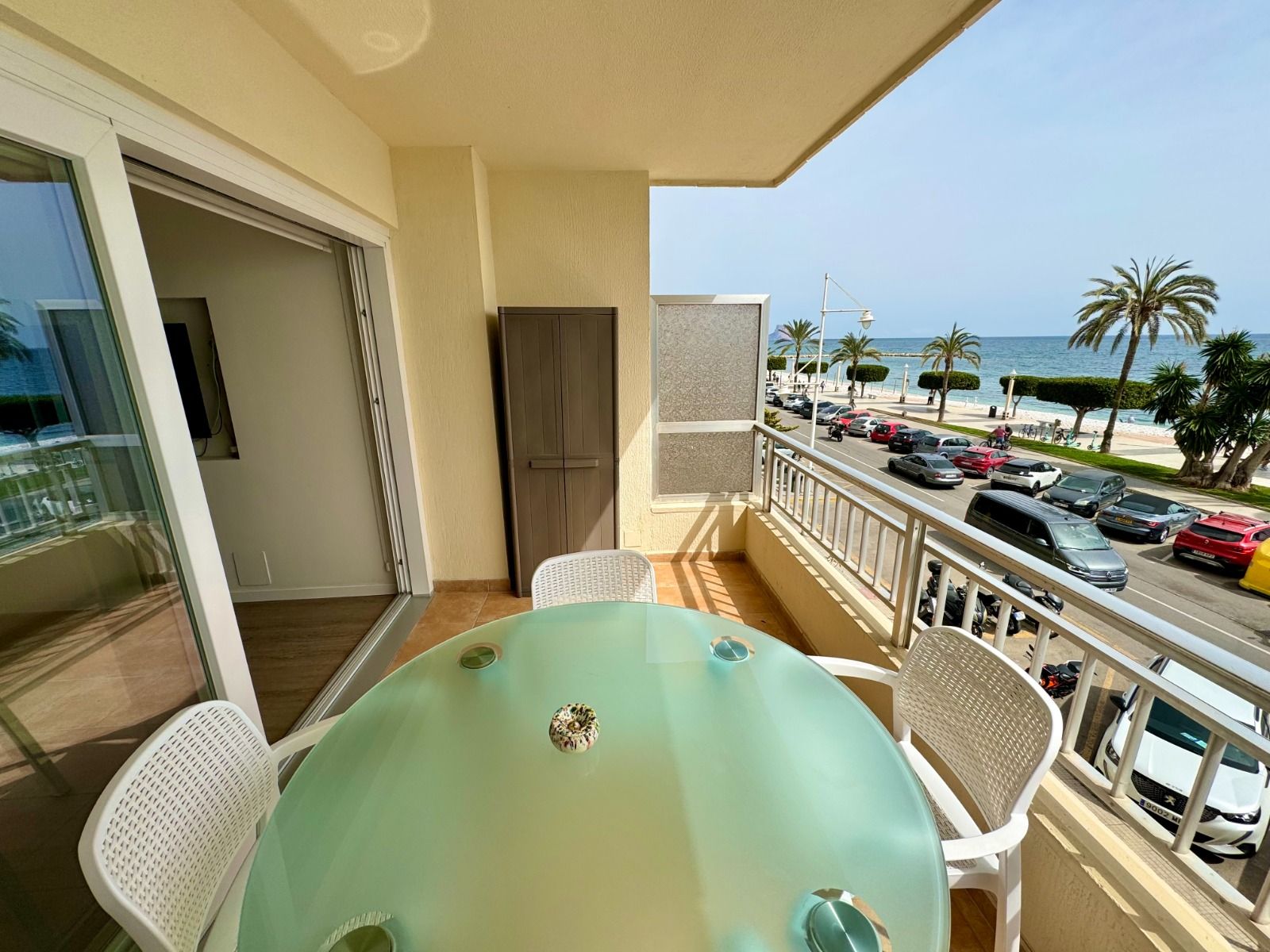 ¡Apartamentos en Altea, 1 línea!