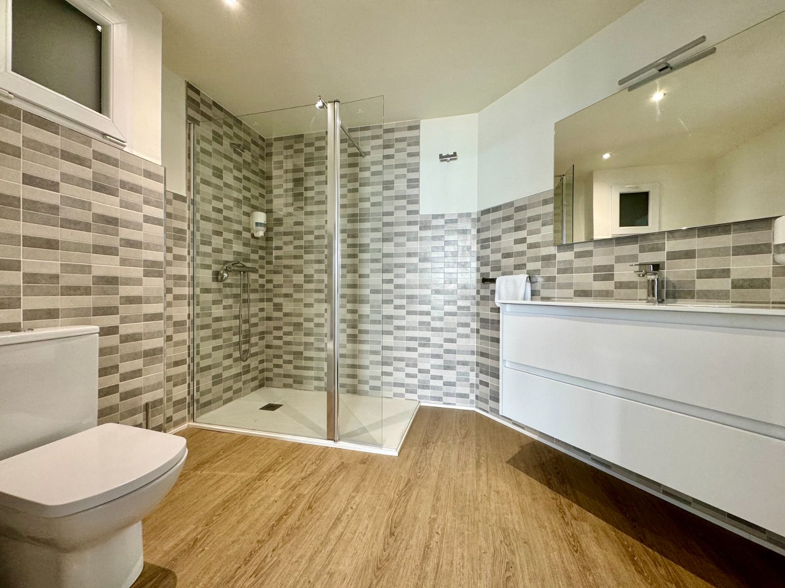 ¡Apartamentos en Altea, 1 línea!