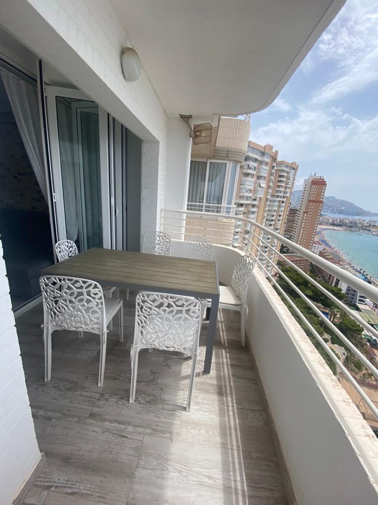 ¡Ático en Benidorm junto al mar!