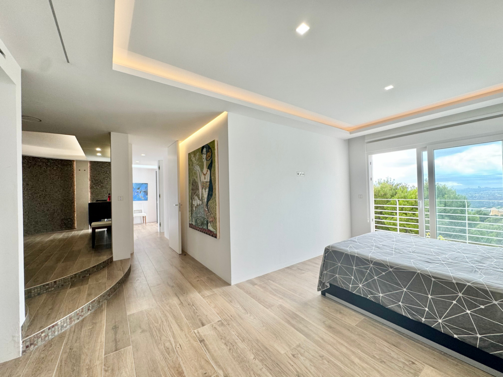 VILLA DE DISEÑO CON IMPRESIONANTES VISTAS AL MAR