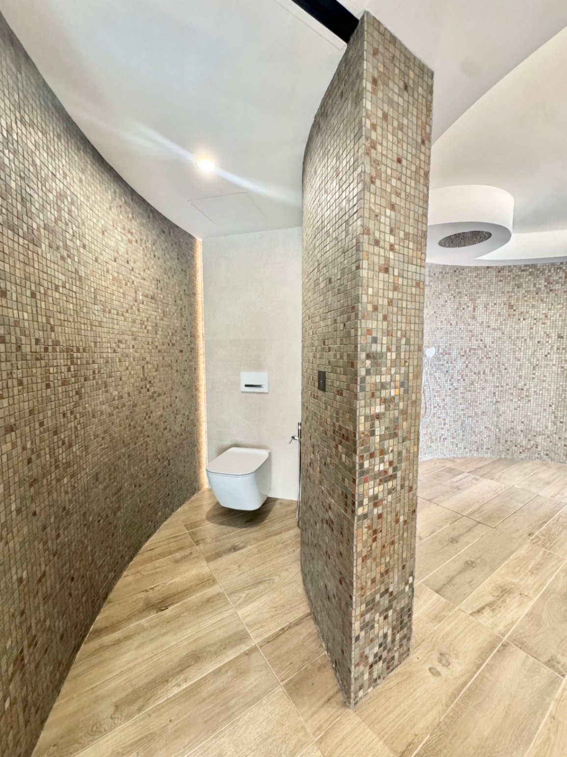 VILLA DE DISEÑO CON IMPRESIONANTES VISTAS AL MAR