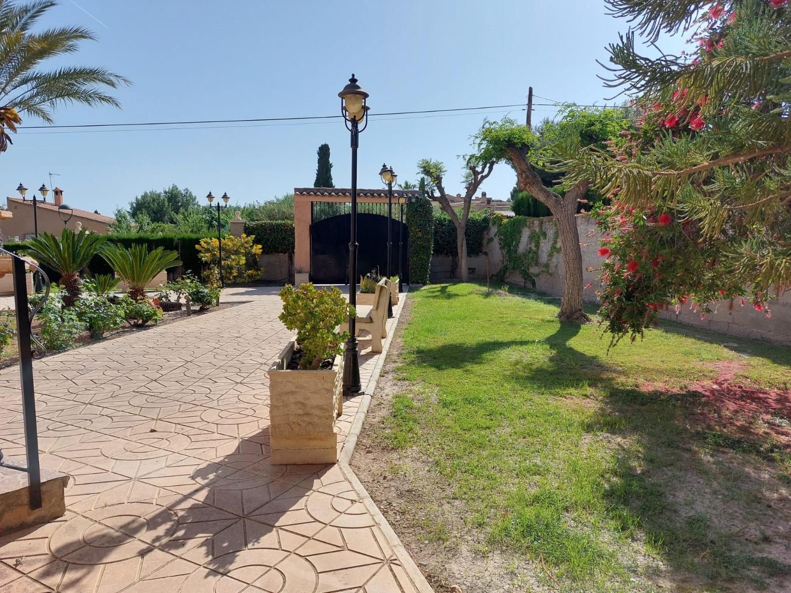 Chalet con piscina en Busot