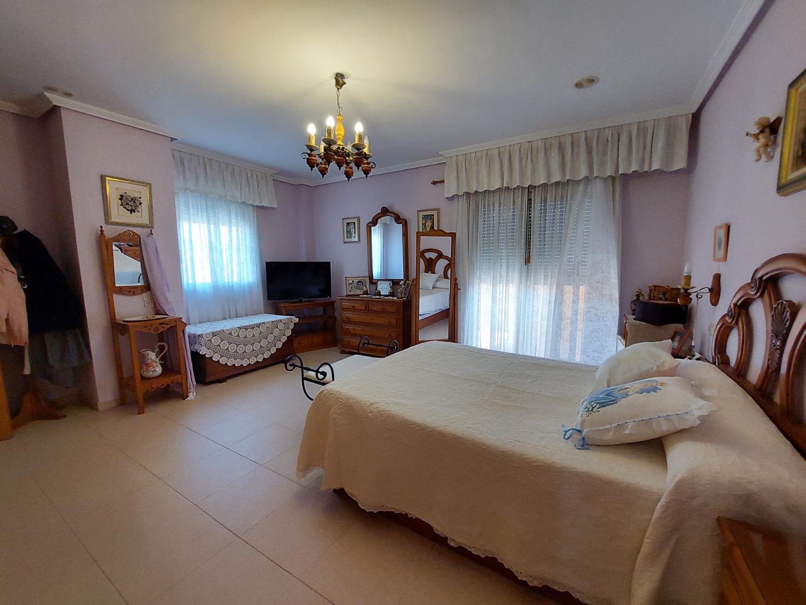 Chalet con piscina en Busot