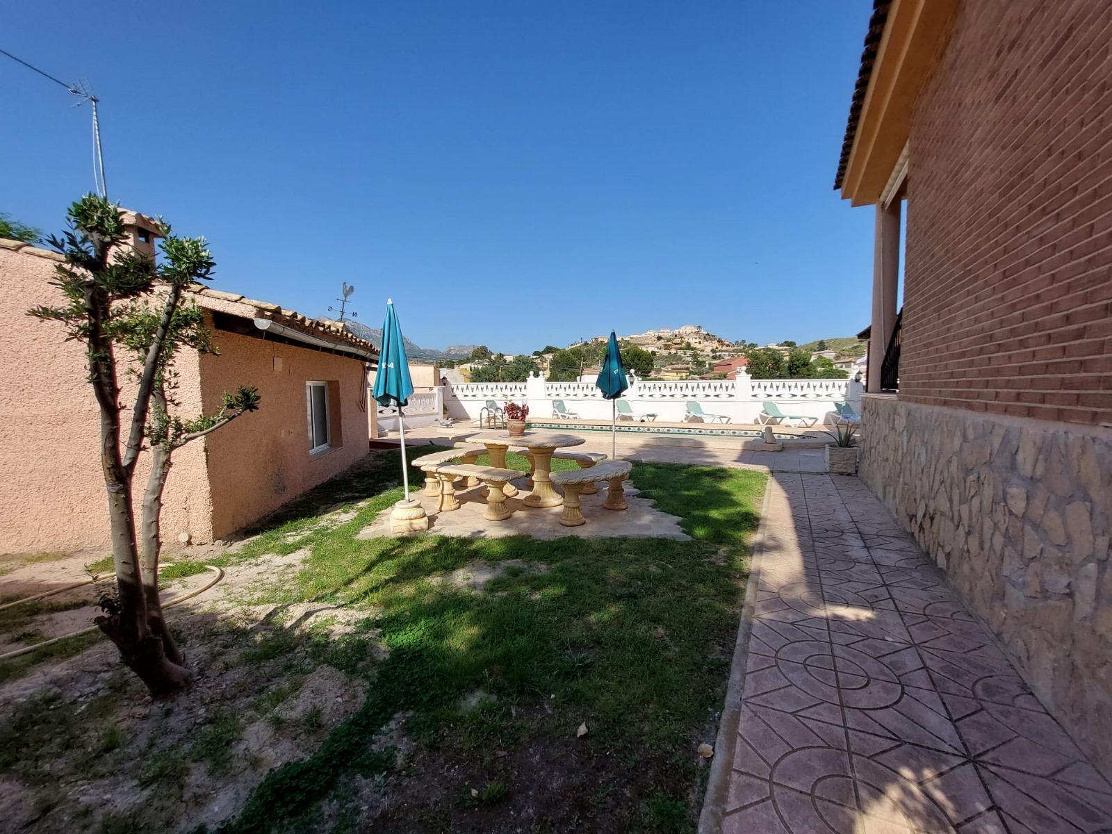 Chalet con piscina en Busot