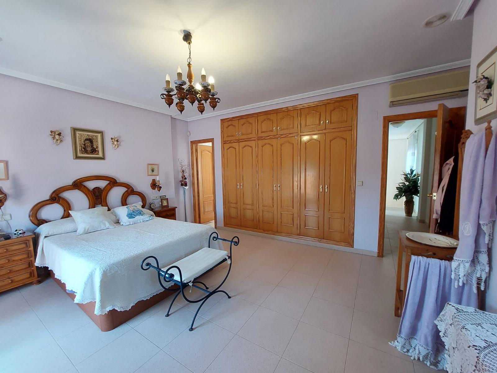 Chalet con piscina en Busot