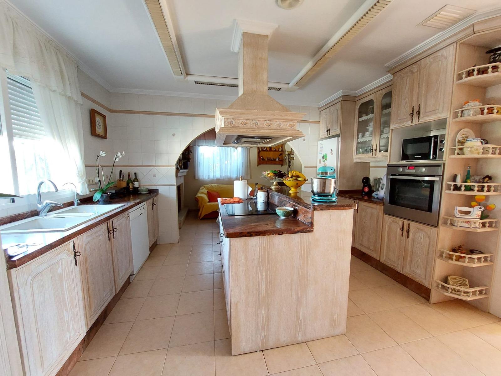 Chalet con piscina en Busot