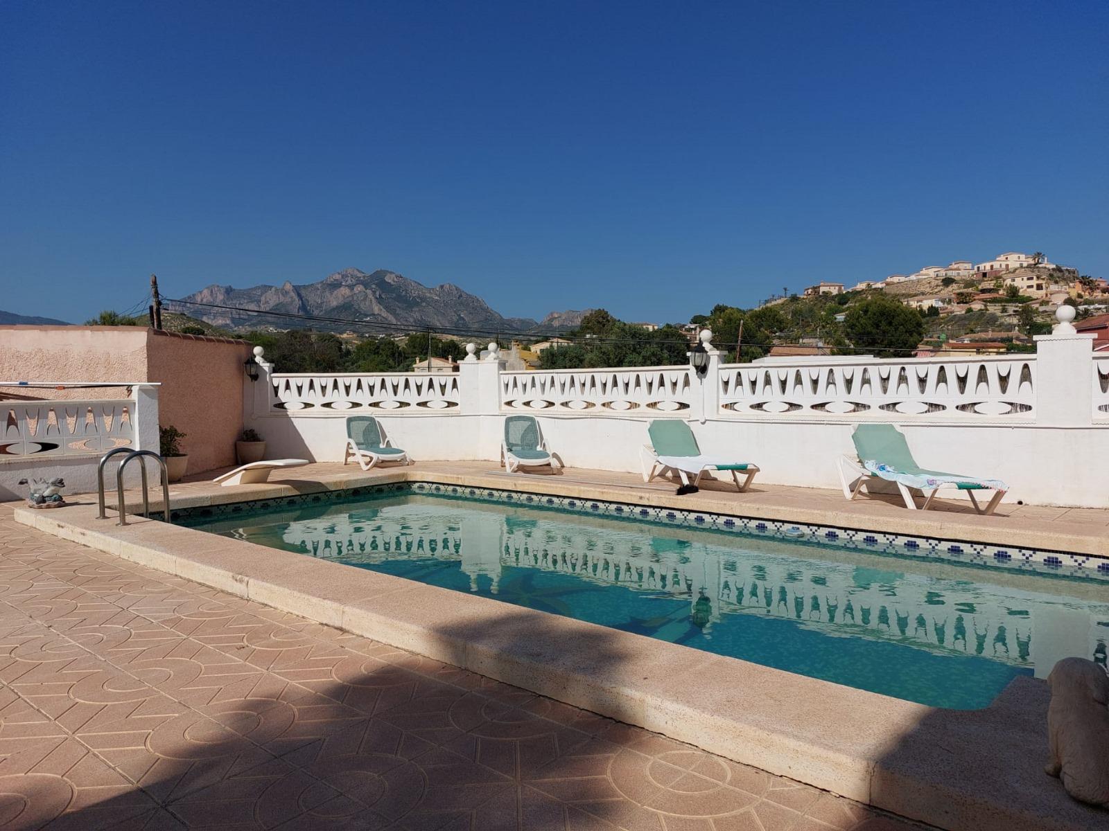 Chalet con piscina en Busot