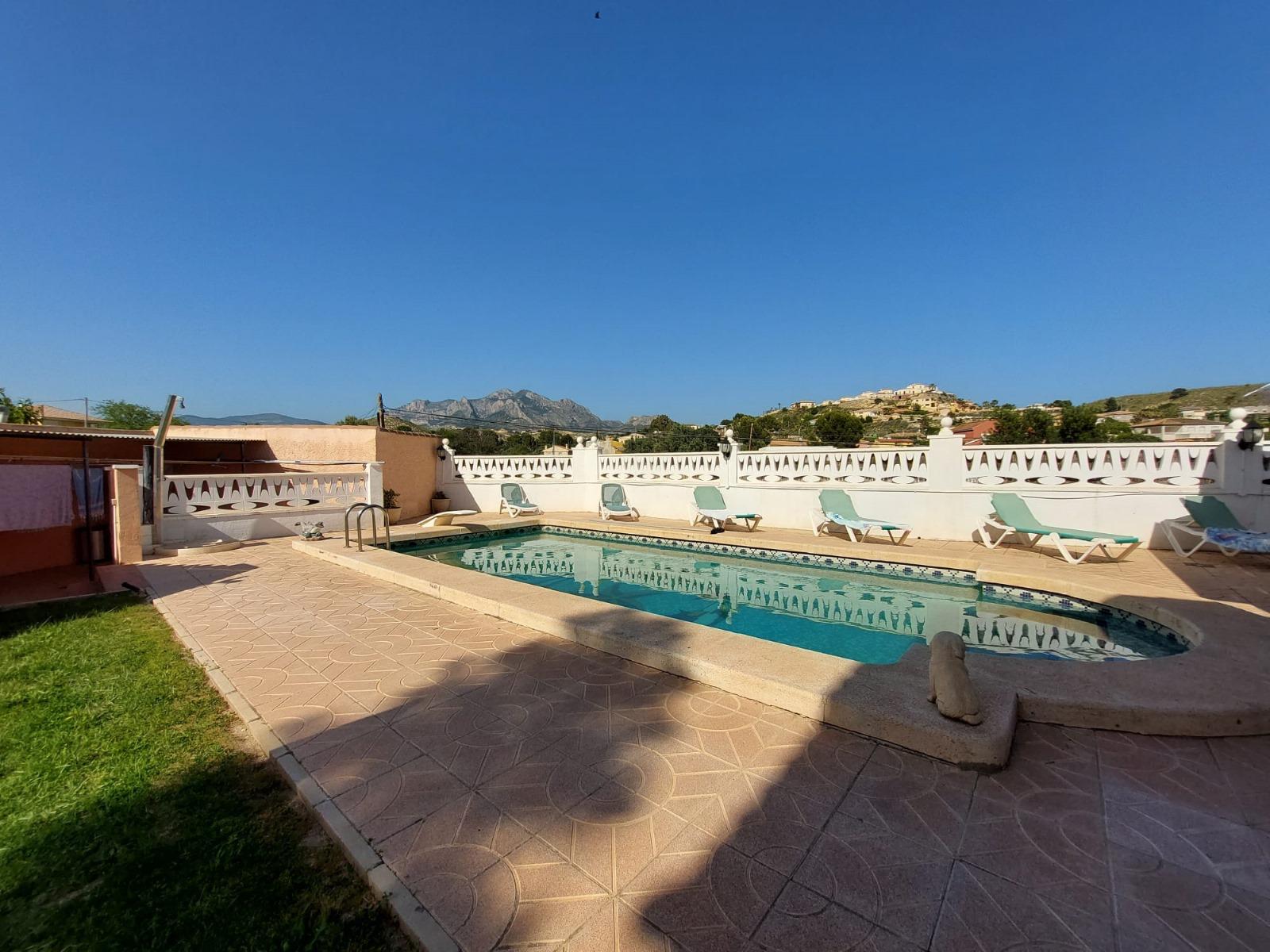 Chalet con piscina en Busot