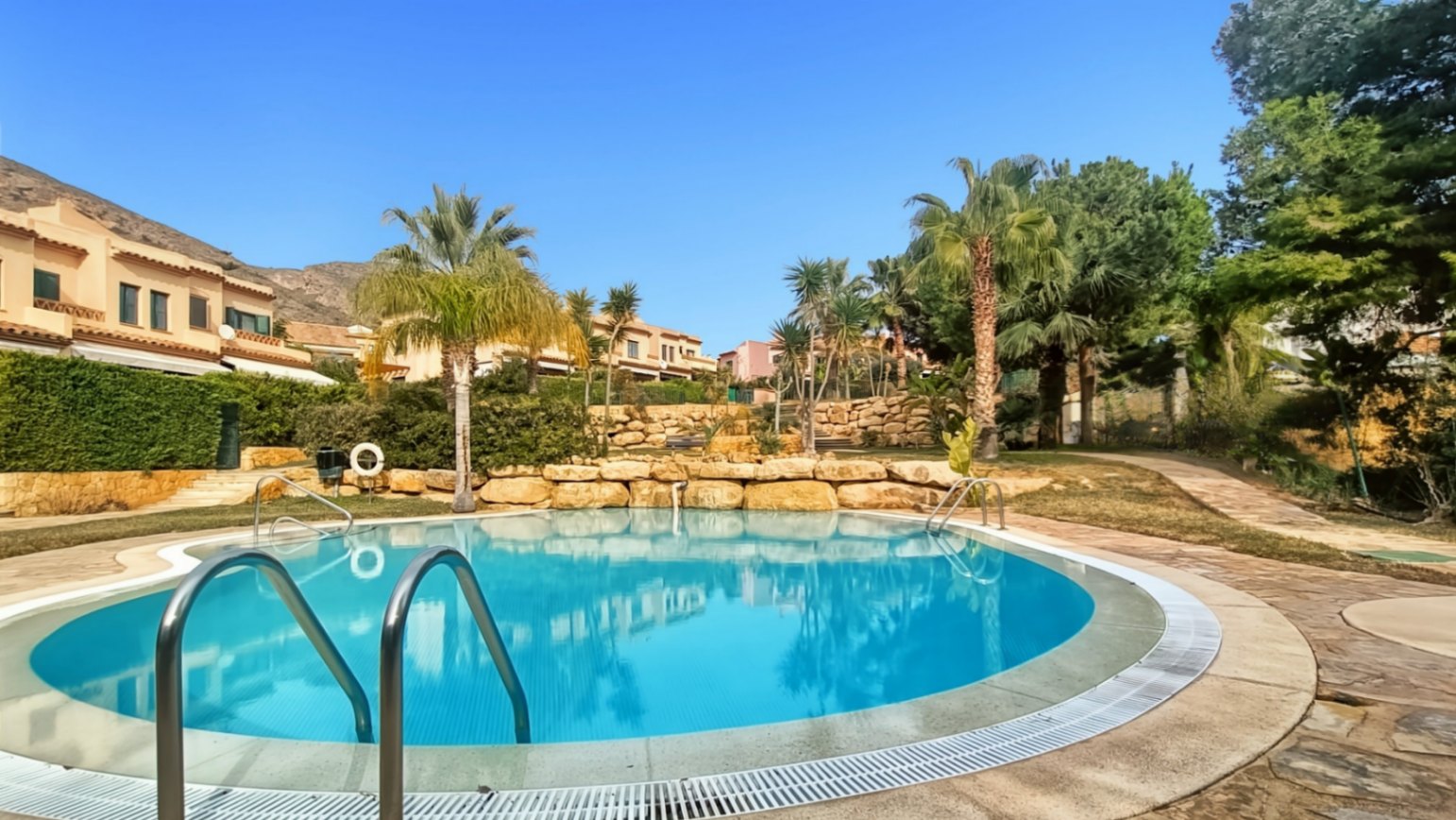 Casa adosada en venta en Golf Bahia