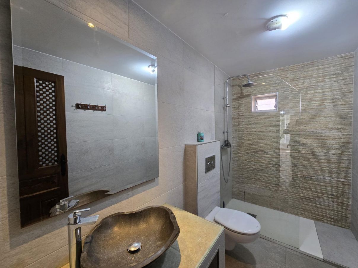 CHALET EN COVETA FUMA