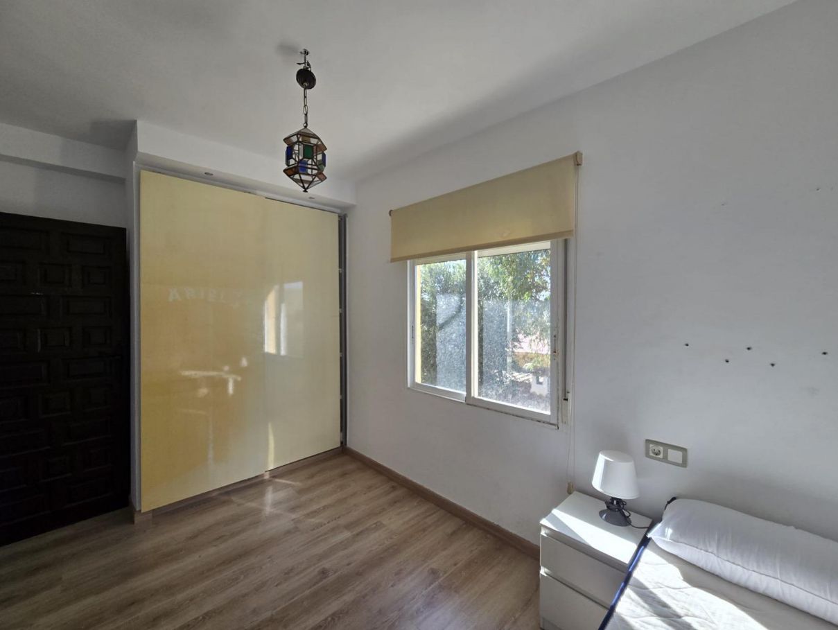 CHALET EN COVETA FUMA
