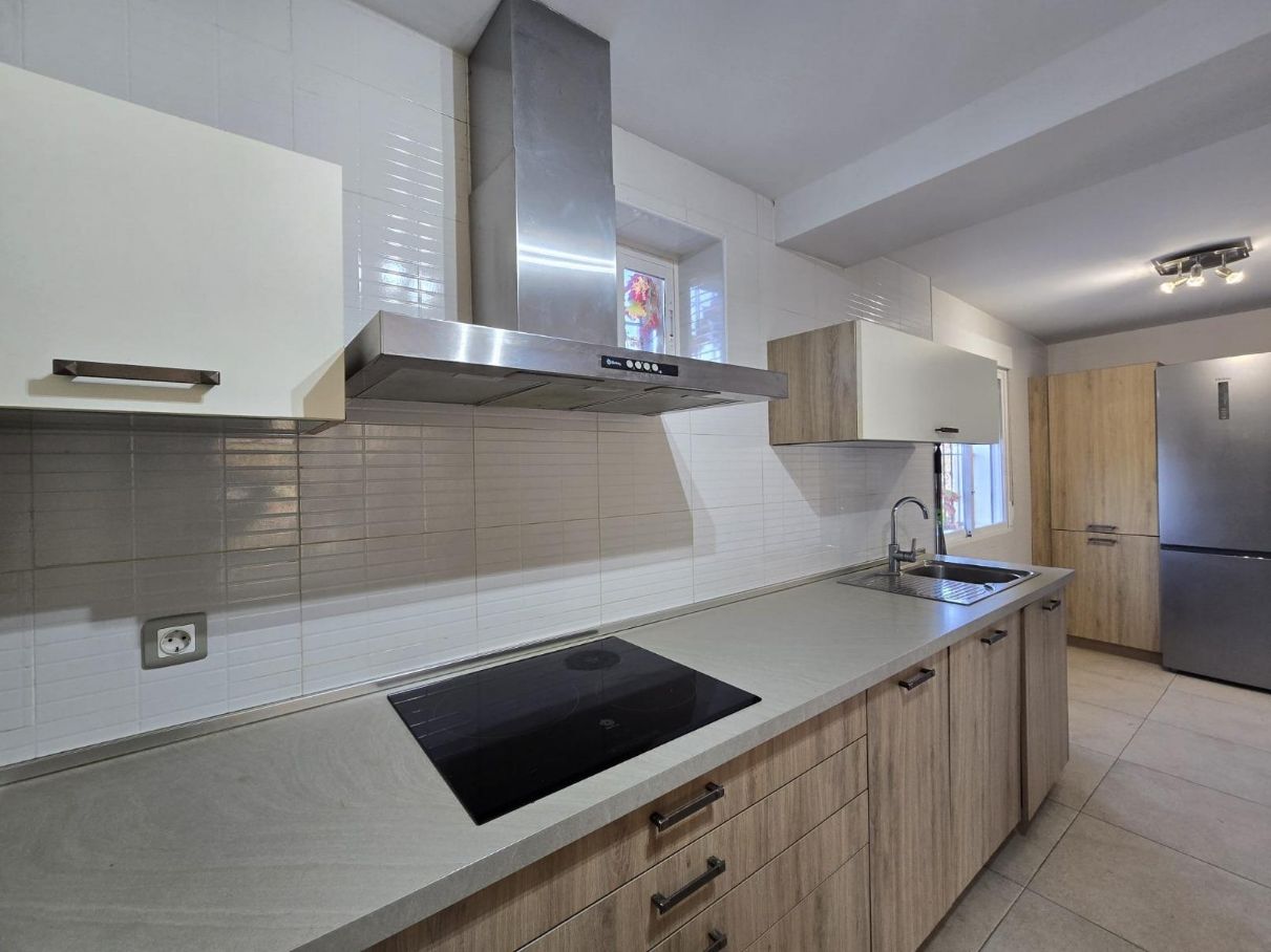CHALET EN COVETA FUMA