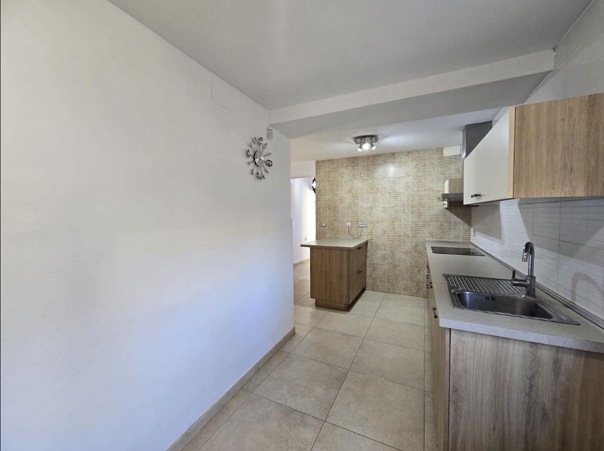 CHALET EN COVETA FUMA