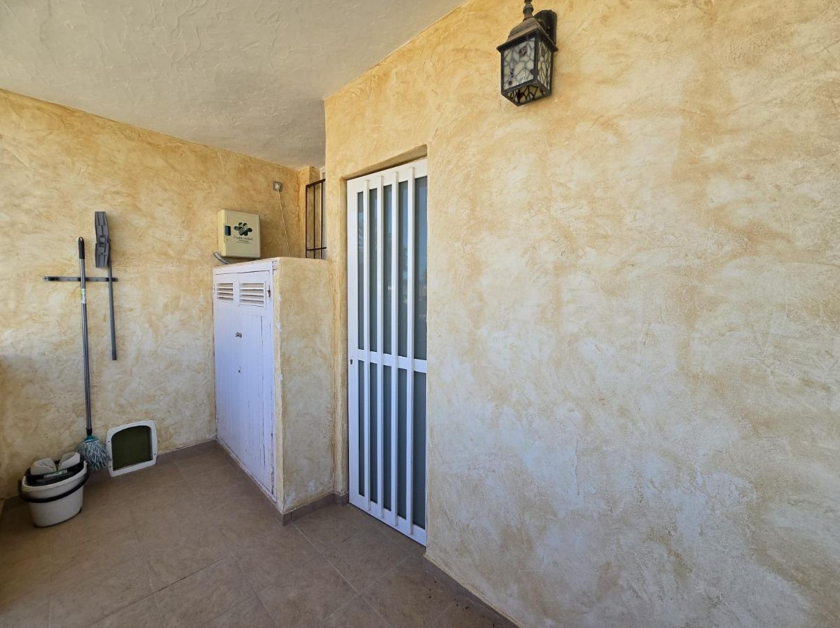CHALET EN COVETA FUMA