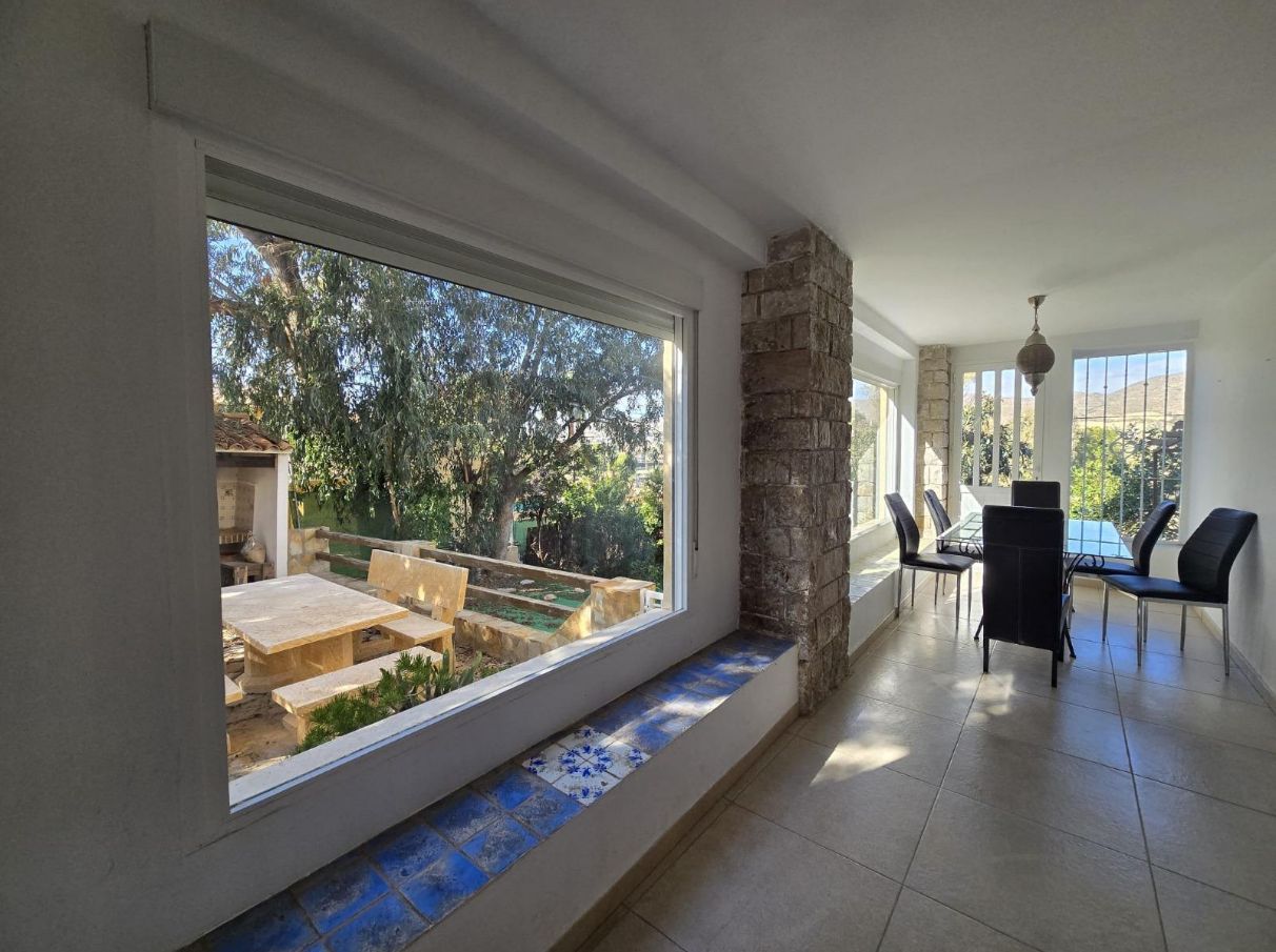 CHALET EN COVETA FUMA