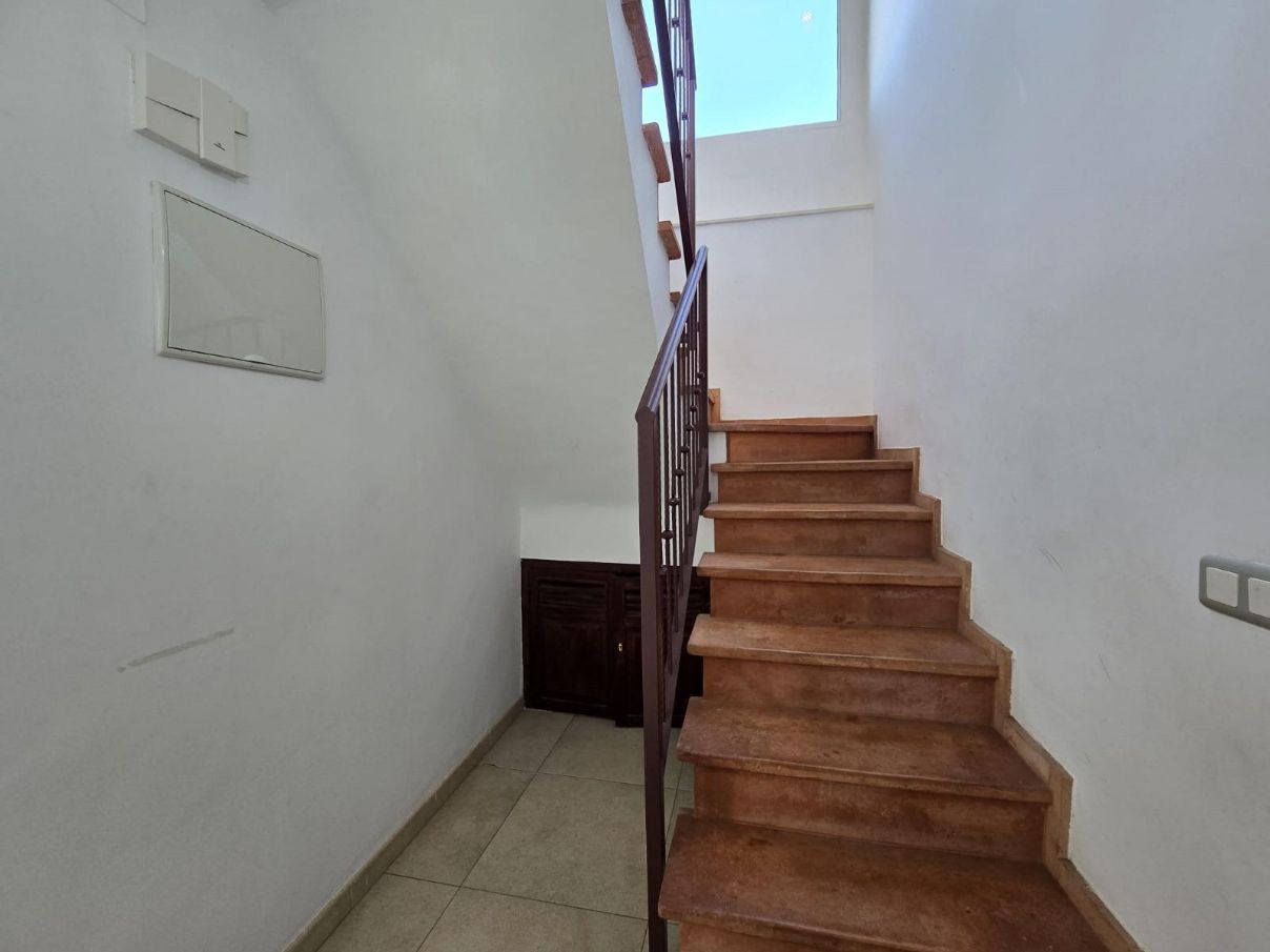 CHALET EN COVETA FUMA
