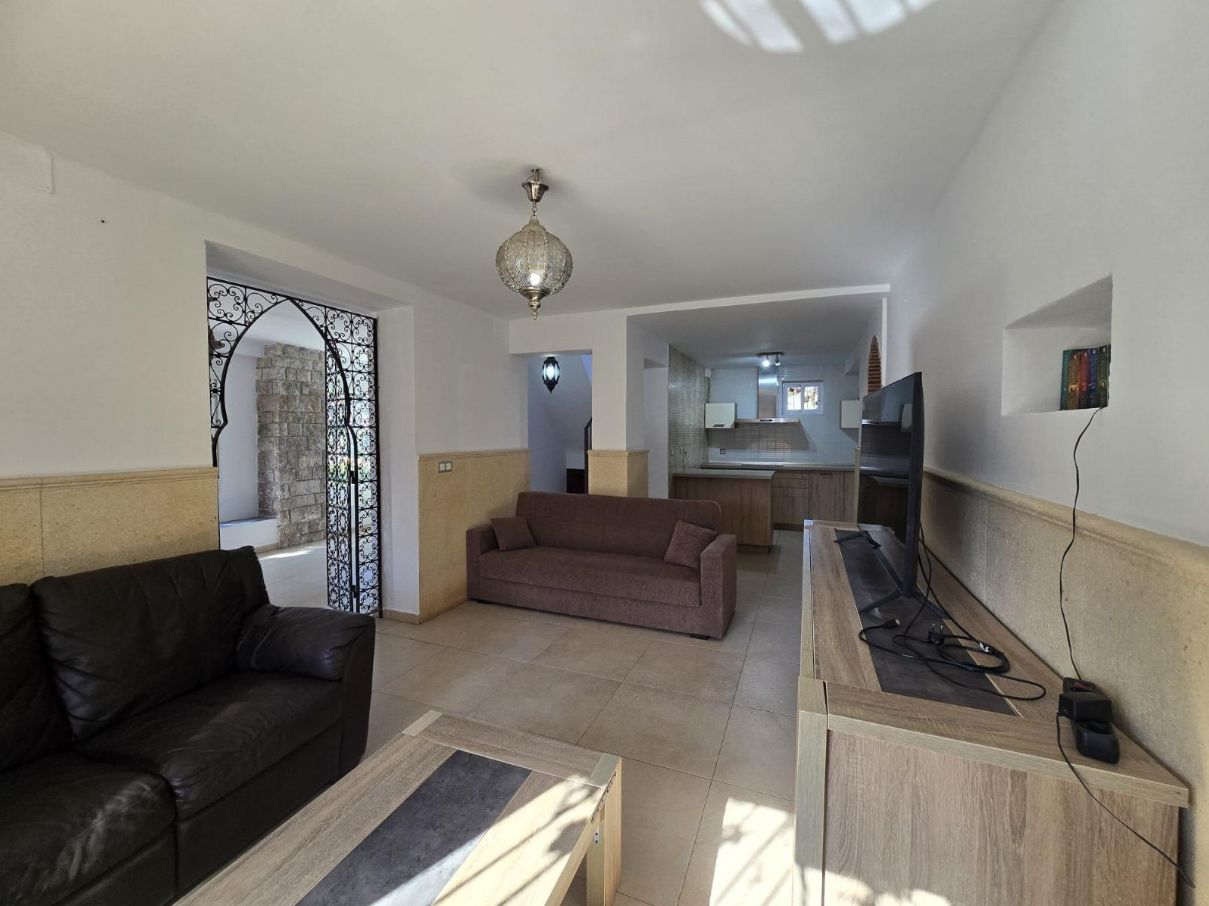 CHALET EN COVETA FUMA