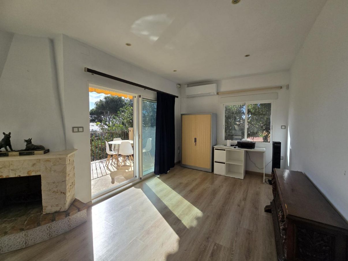 CHALET EN COVETA FUMA