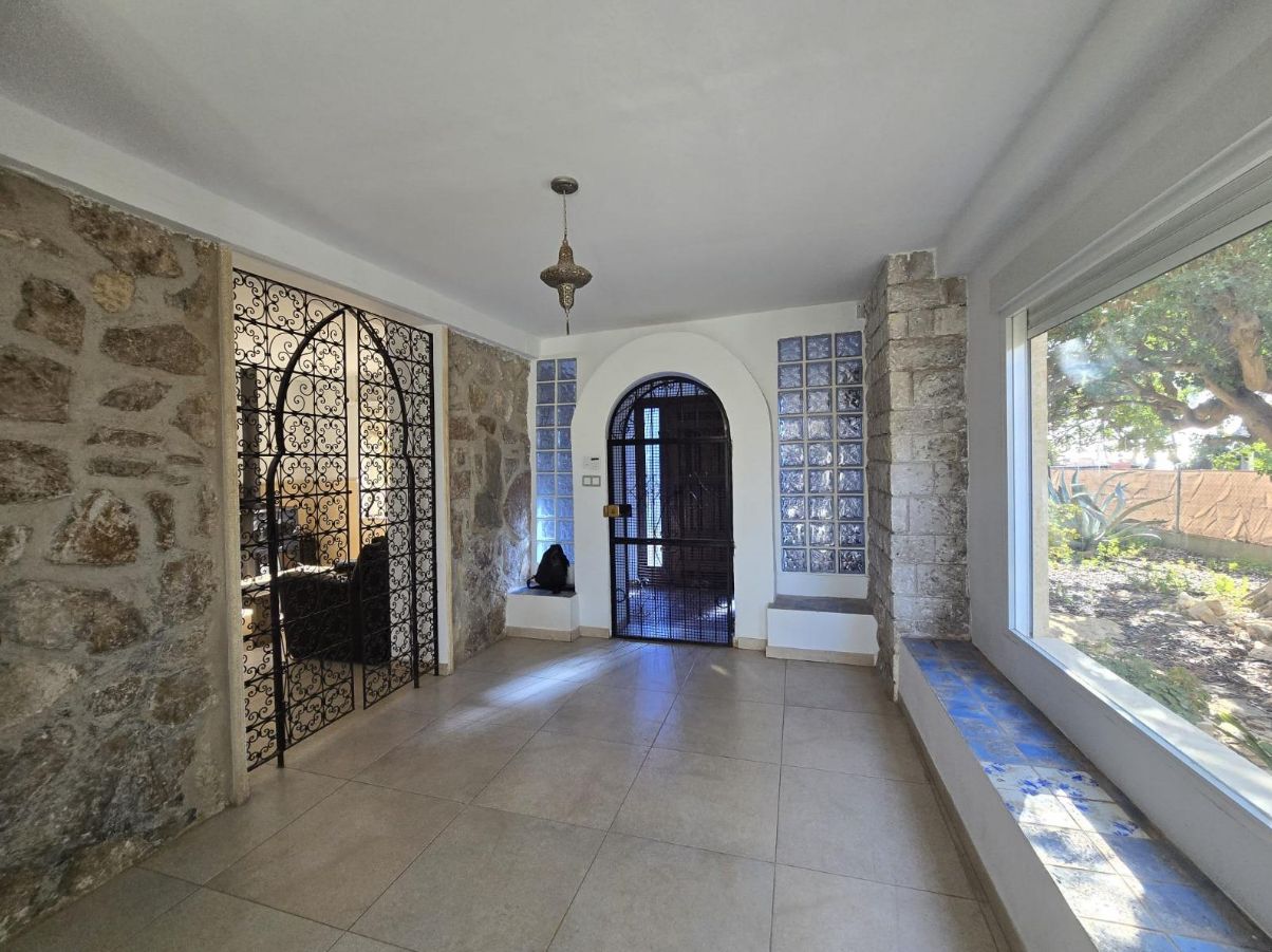 CHALET EN COVETA FUMA