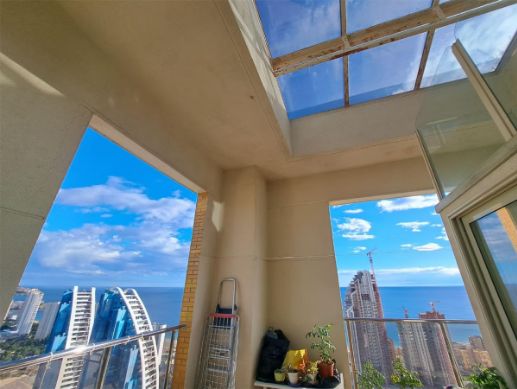 ¡Atico en Benidorm con vistas al mar!