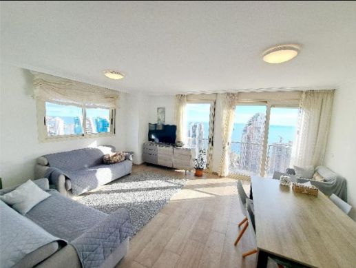 ¡Atico en Benidorm con vistas al mar!