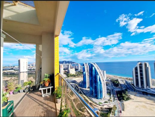 ¡Atico en Benidorm con vistas al mar!