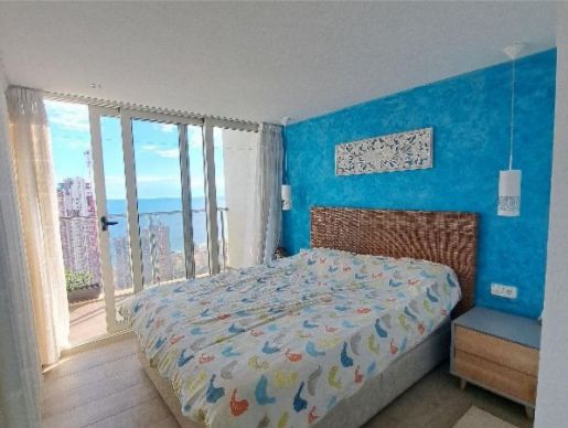 ¡Atico en Benidorm con vistas al mar!