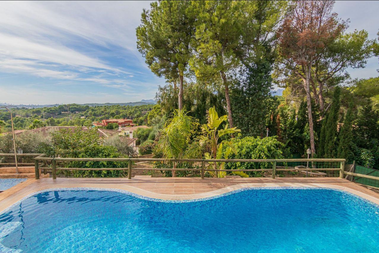 CHALET CON VISTAS EN ALTEA