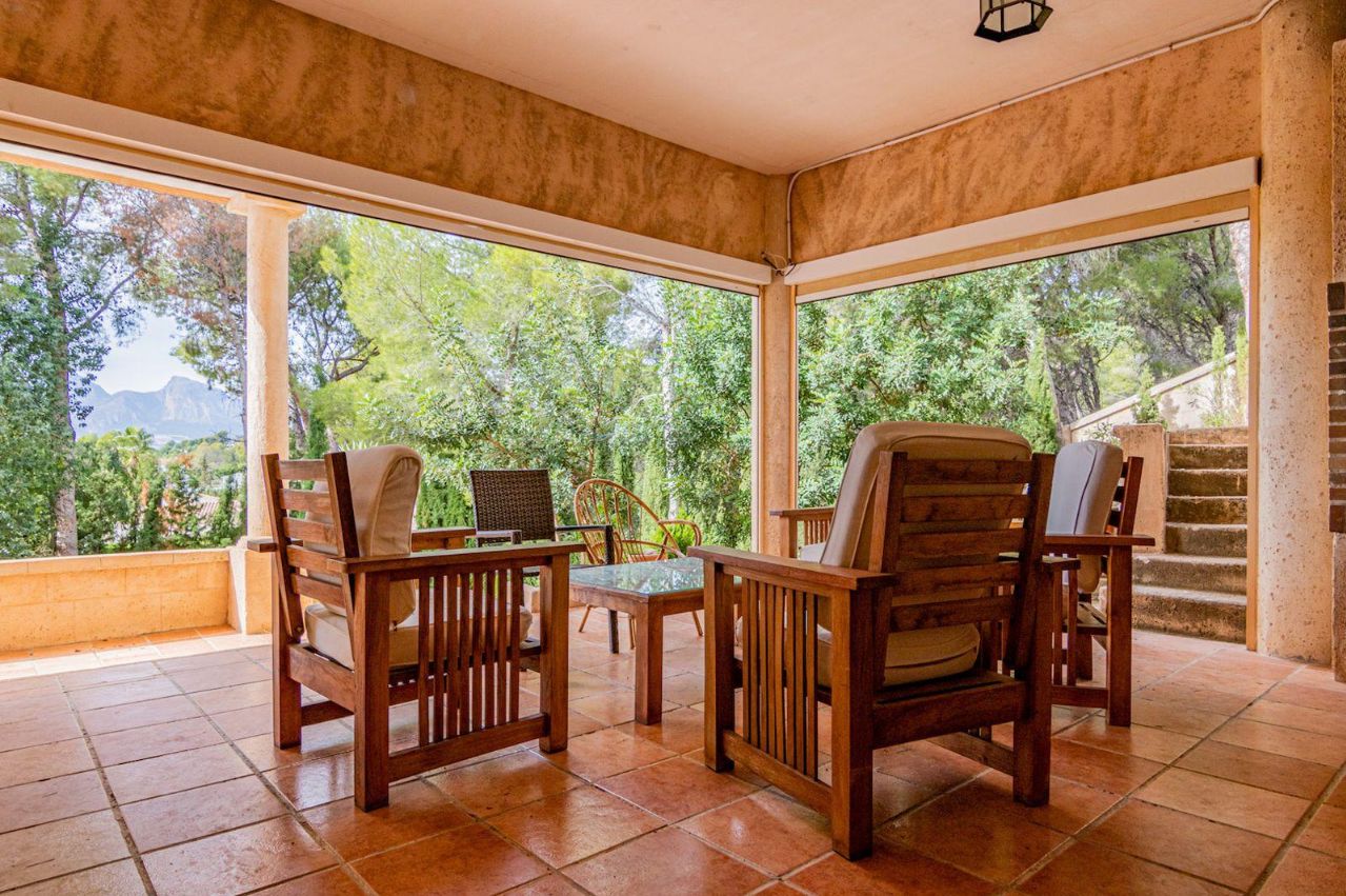 CHALET CON VISTAS EN ALTEA
