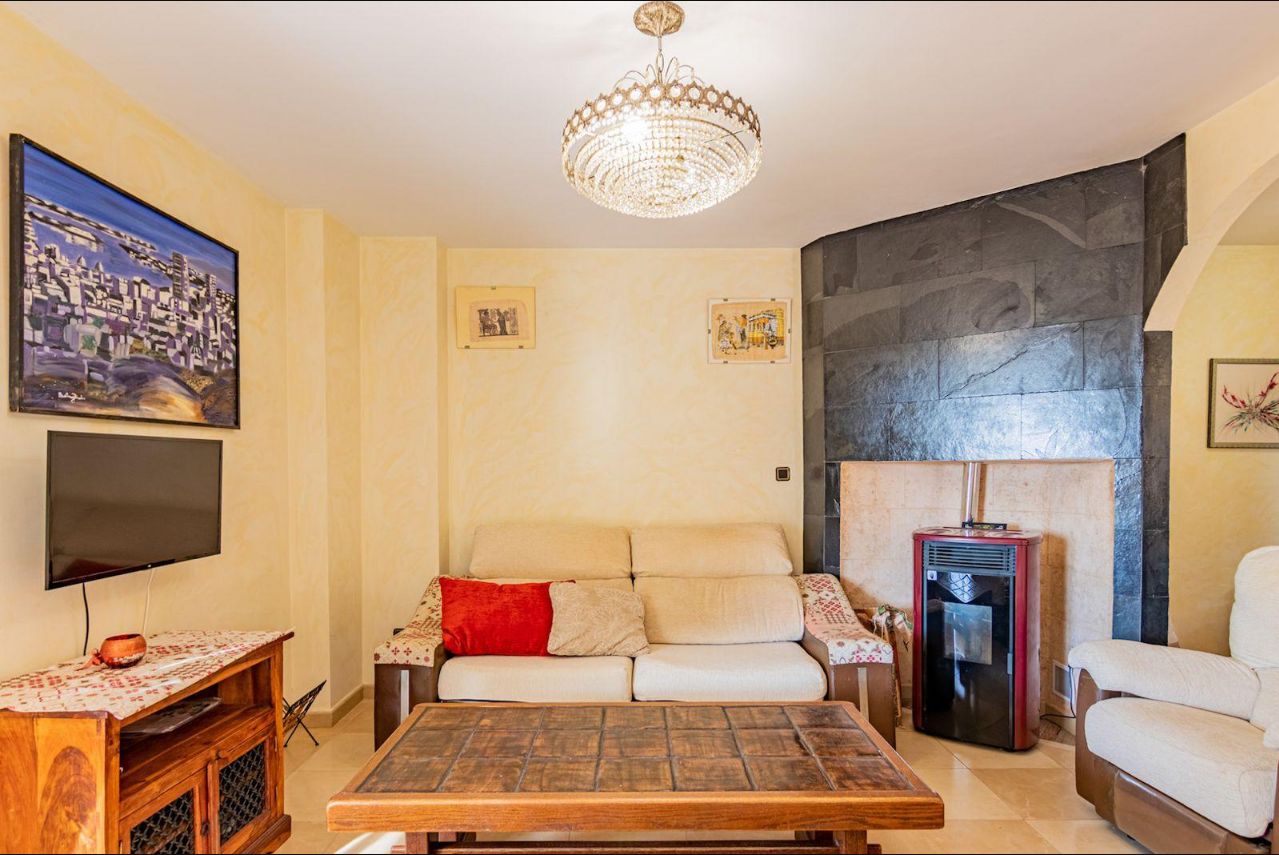 CHALET CON VISTAS EN ALTEA