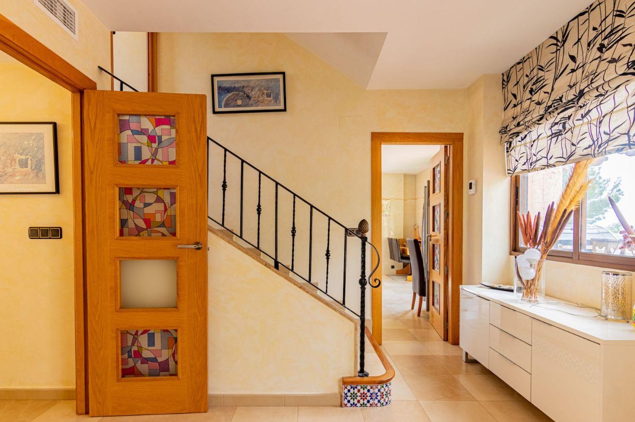 CHALET CON VISTAS EN ALTEA