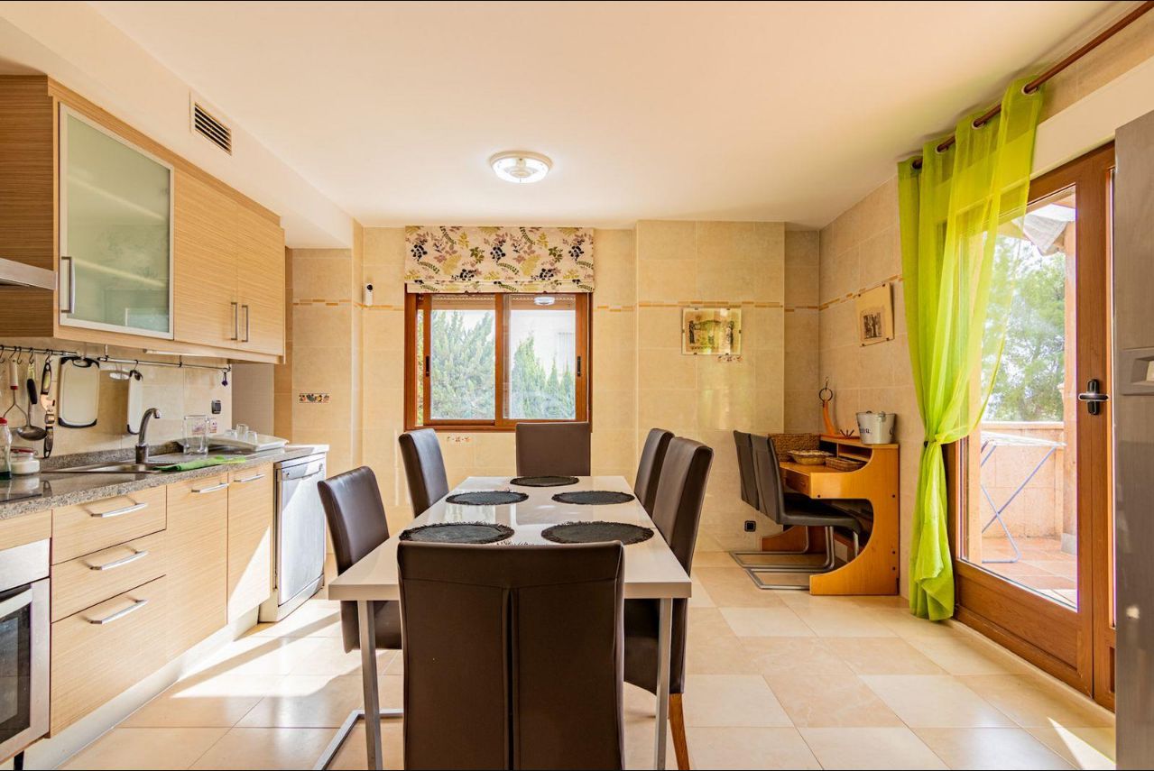 CHALET CON VISTAS EN ALTEA