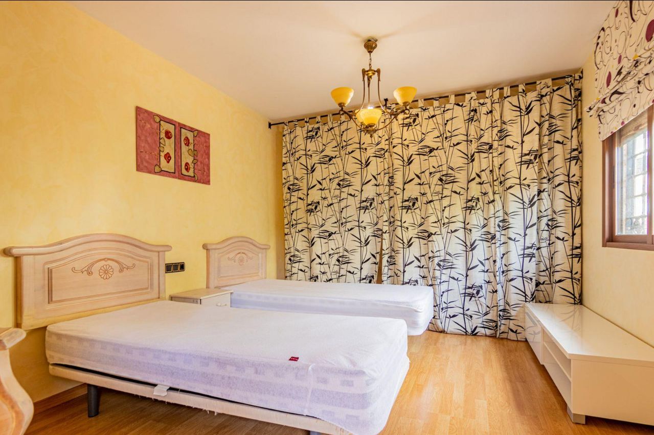 CHALET CON VISTAS EN ALTEA