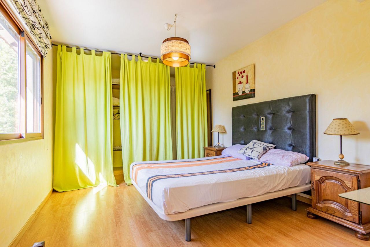 CHALET CON VISTAS EN ALTEA