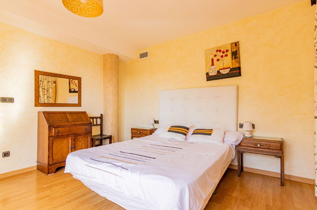 CHALET CON VISTAS EN ALTEA