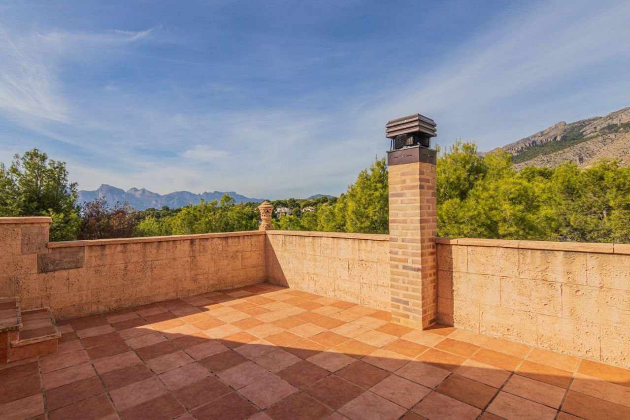 CHALET CON VISTAS EN ALTEA