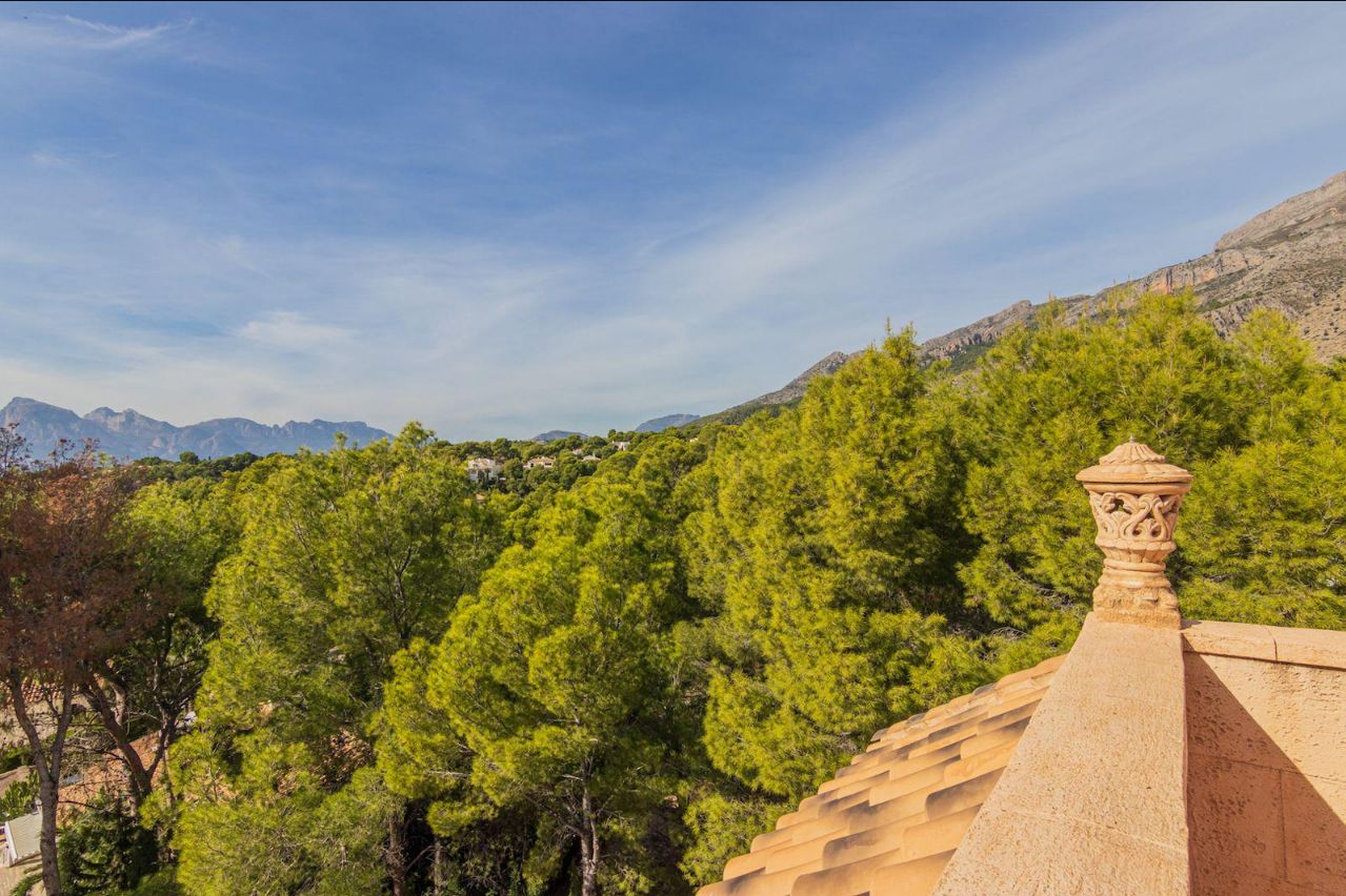 CHALET CON VISTAS EN ALTEA