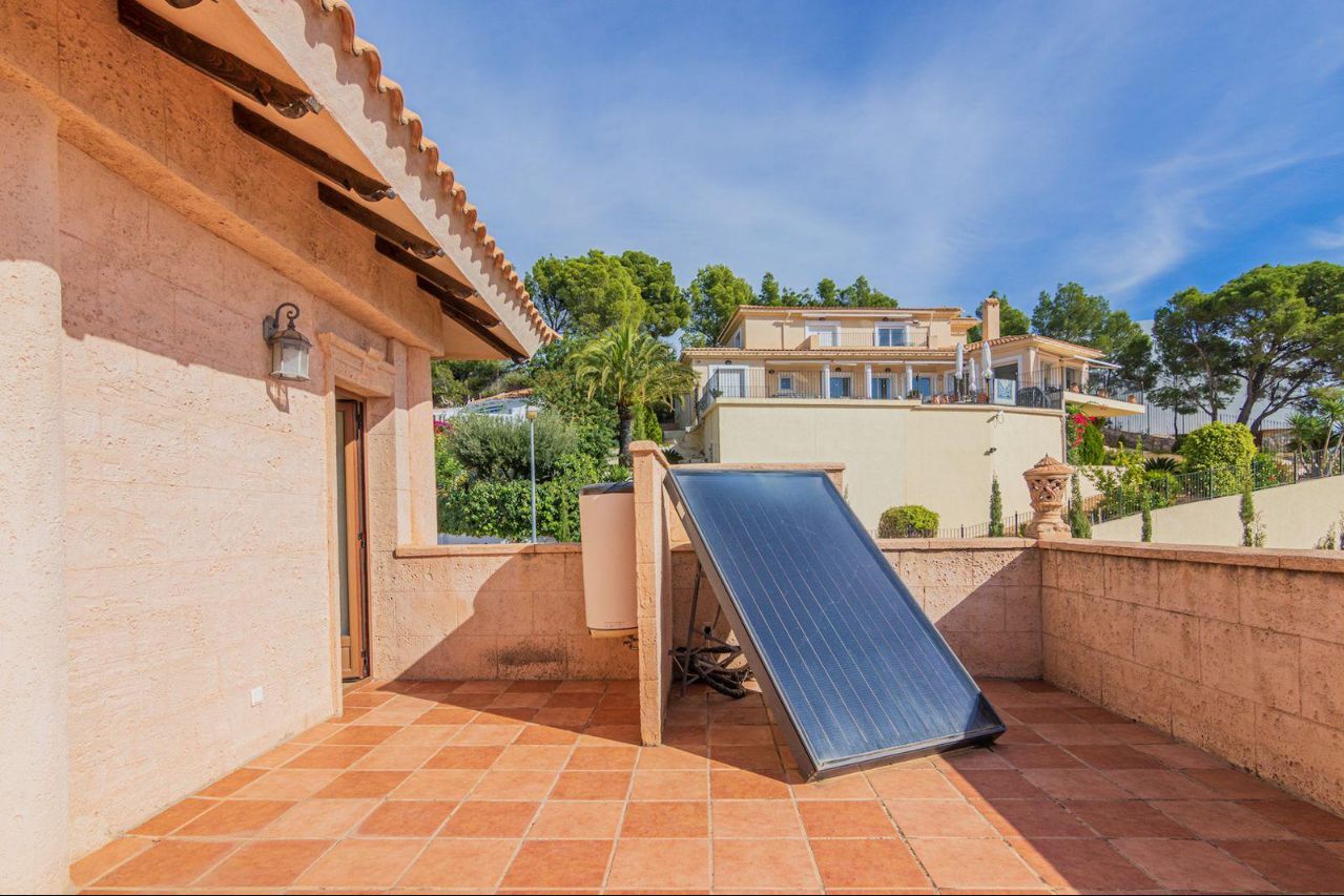 CHALET CON VISTAS EN ALTEA