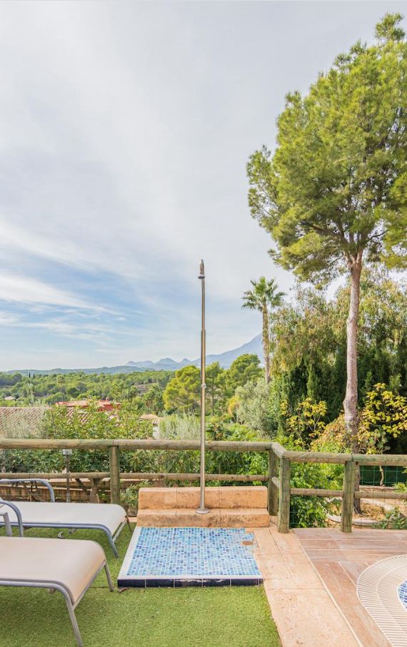 CHALET CON VISTAS EN ALTEA