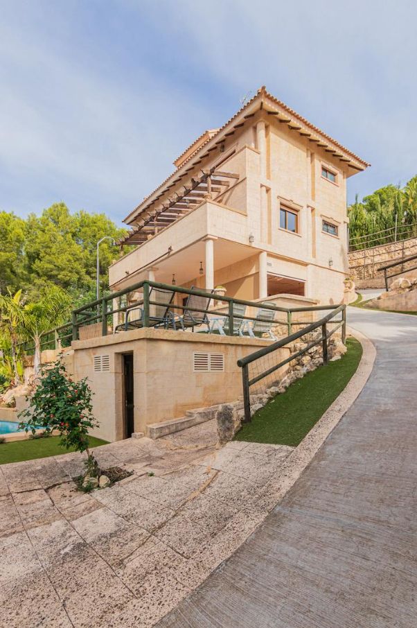 CHALET CON VISTAS EN ALTEA