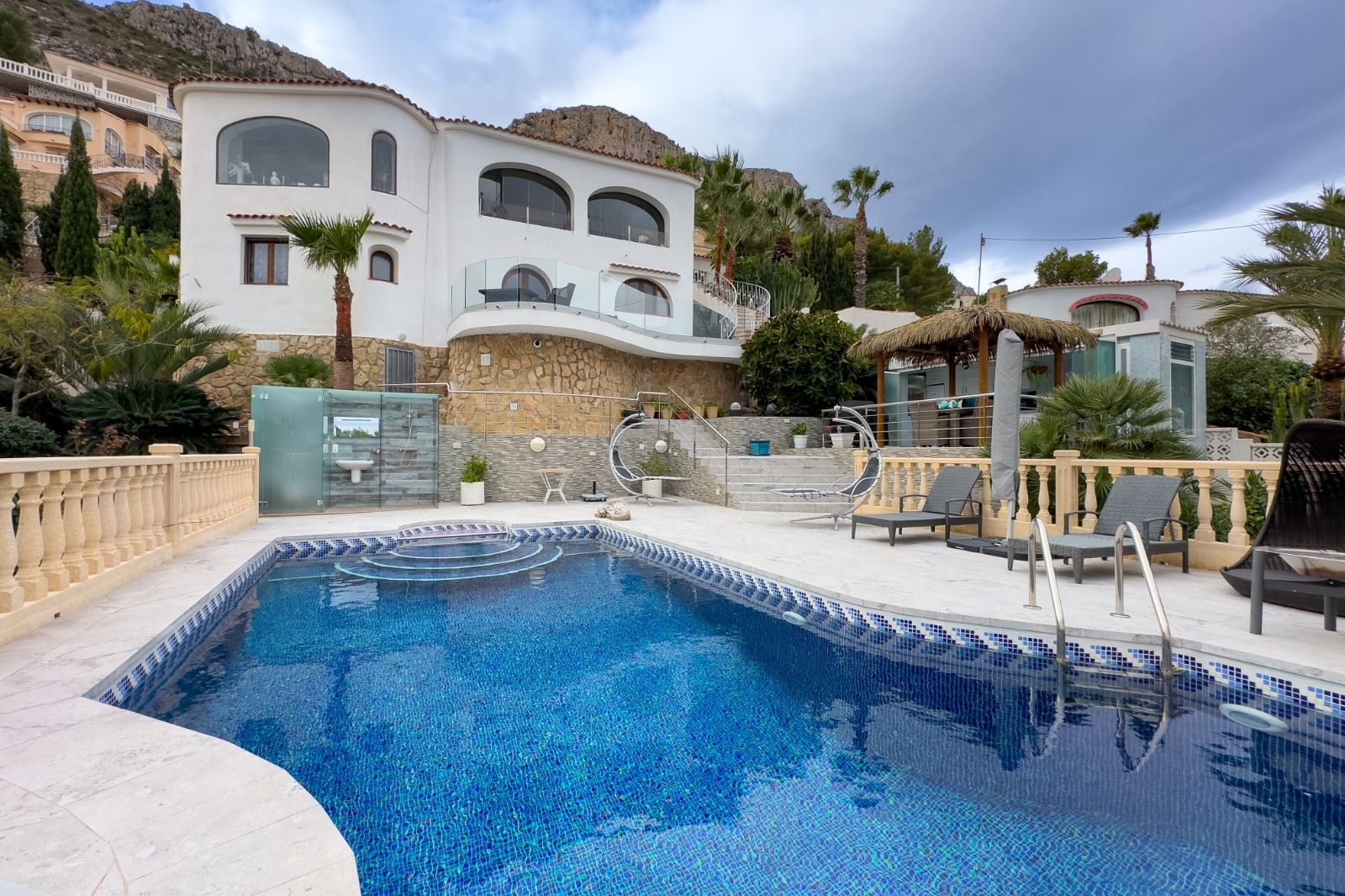 Magnífica villa con vistas panorámicas al mar Mediterráneo y al Peñón de Ifach