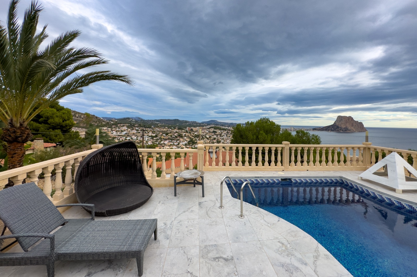 Magnífica villa con vistas panorámicas al mar Mediterráneo y al Peñón de Ifach