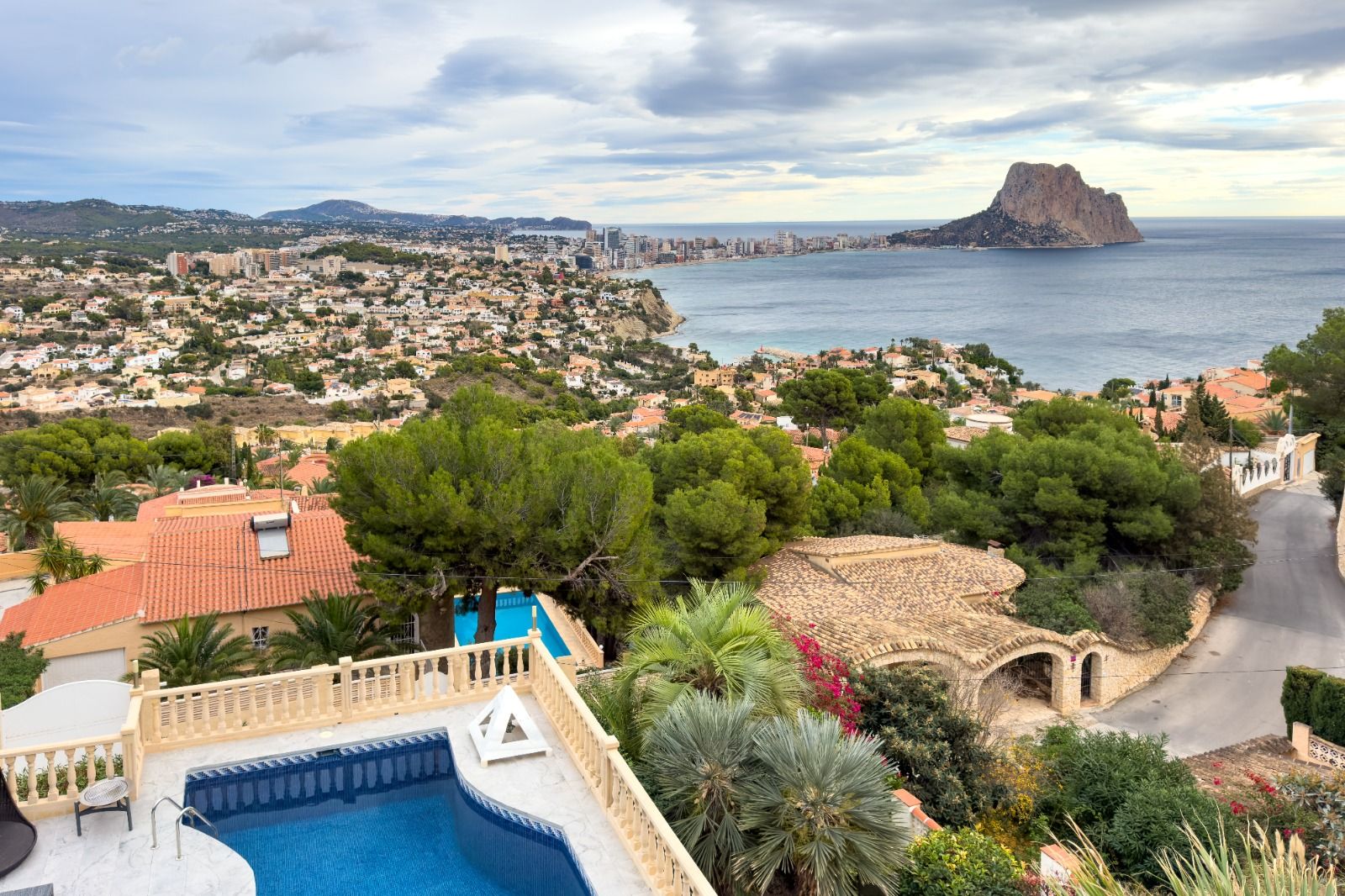 Magnífica villa con vistas panorámicas al mar Mediterráneo y al Peñón de Ifach