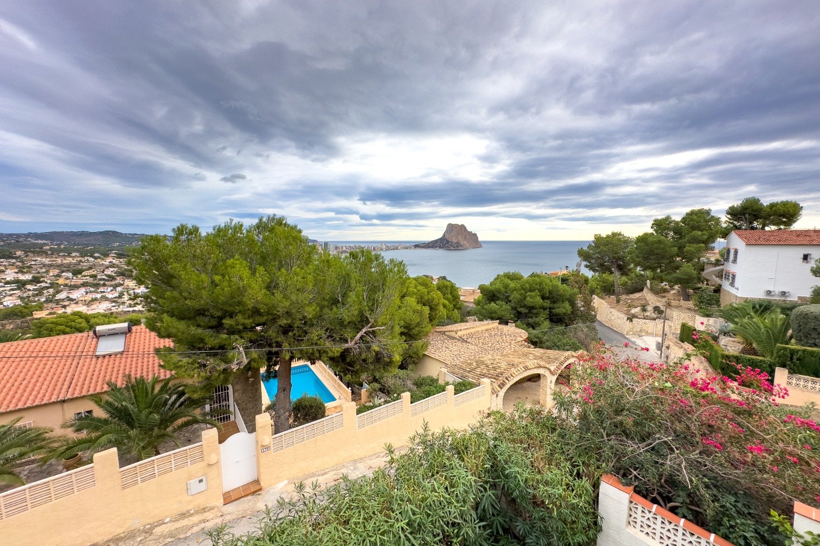 Magnífica villa con vistas panorámicas al mar Mediterráneo y al Peñón de Ifach