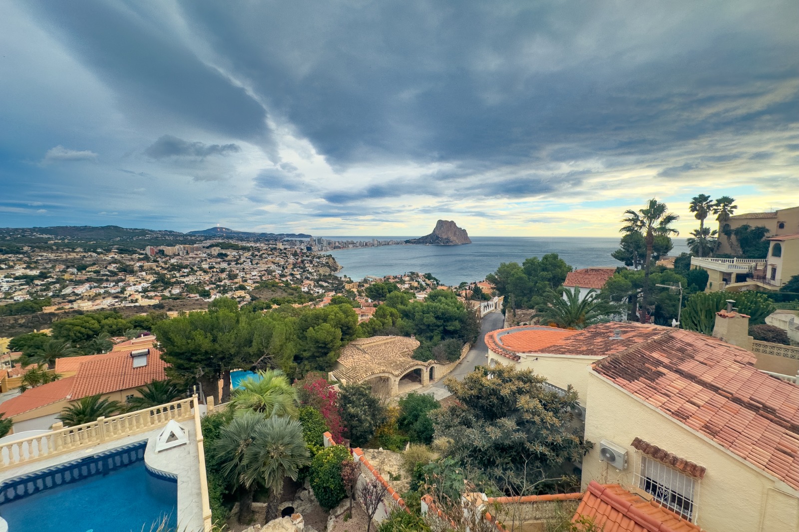 Magnífica villa con vistas panorámicas al mar Mediterráneo y al Peñón de Ifach