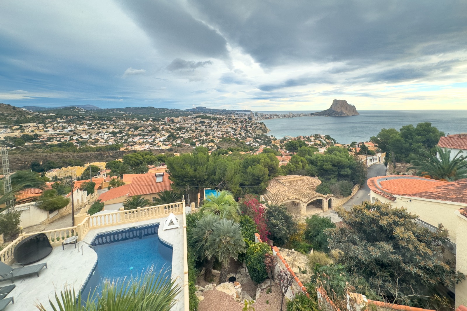 Magnífica villa con vistas panorámicas al mar Mediterráneo y al Peñón de Ifach