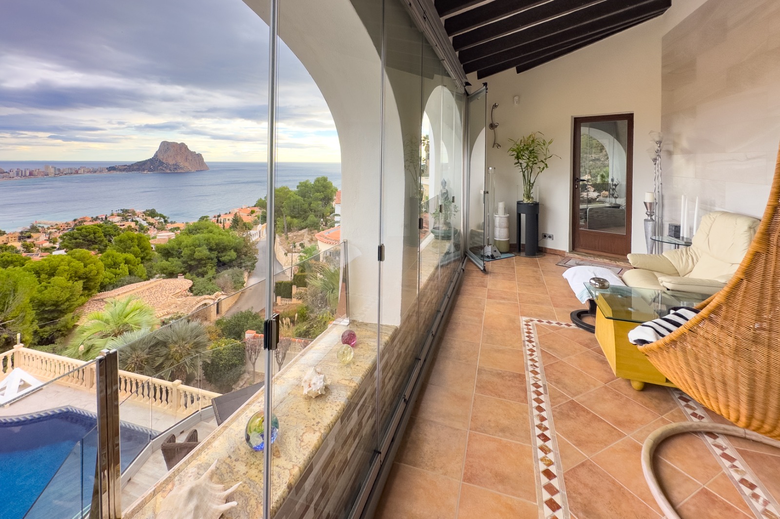 Magnífica villa con vistas panorámicas al mar Mediterráneo y al Peñón de Ifach