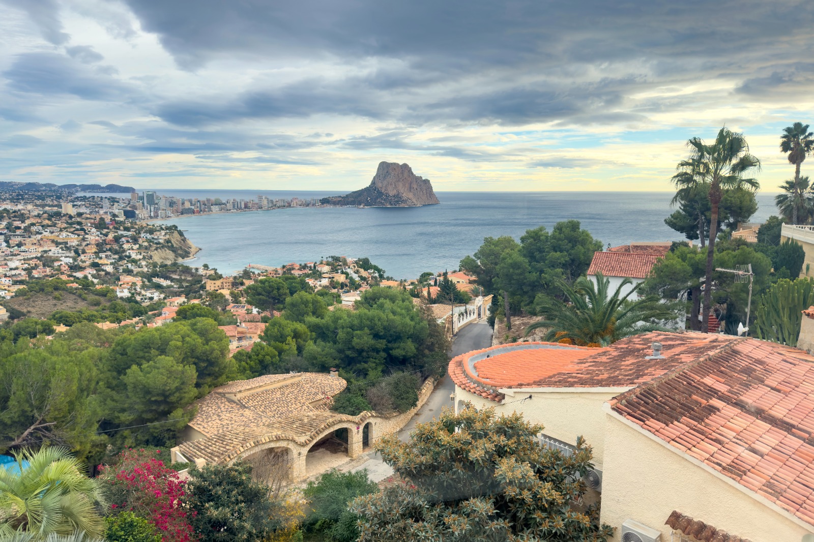 Magnífica villa con vistas panorámicas al mar Mediterráneo y al Peñón de Ifach